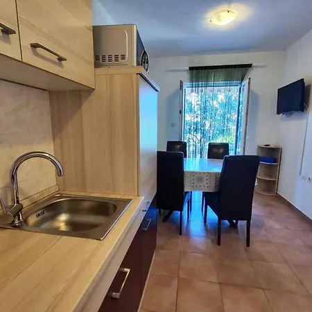 In 36139 Apartman *